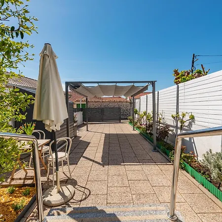 Apartment Little Paradise